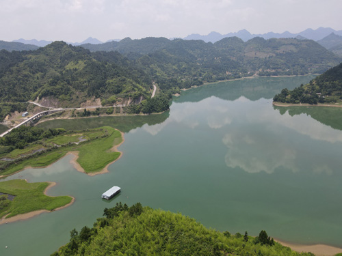 比耳亚渔村铁塔高位视角图.jpg 比耳亚渔村铁塔高位视角图.jpg