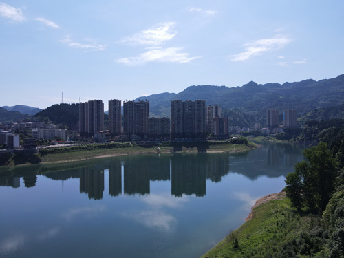 迁陵镇燃气公司铁塔高位视角图.jpg 迁陵镇燃气公司铁塔高位视角图.jpg